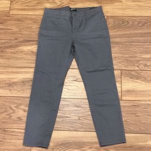 NWOT David Bitton Buffalo Gray Skinny Ankle Pants